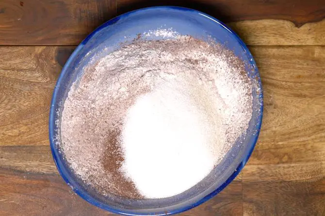 adding sugar to make eggless cake batter