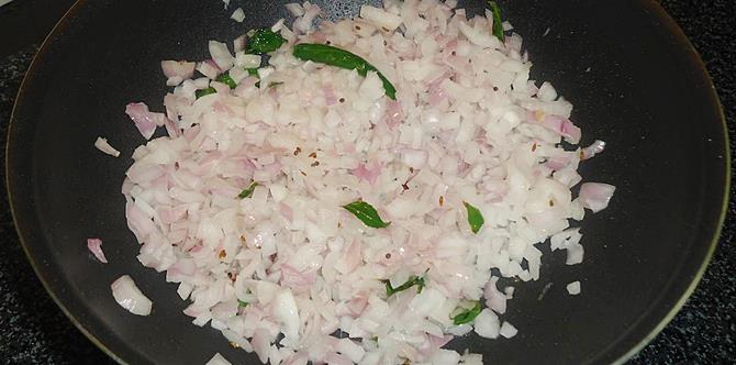 seasoning spices in oil for drumstick recipe