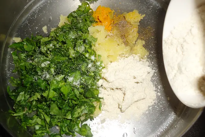 ingredients for aloo methi paratha