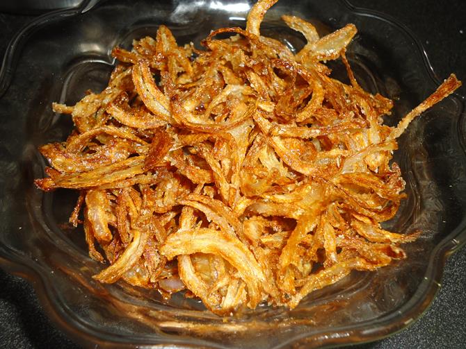 Store fried onions for biryani