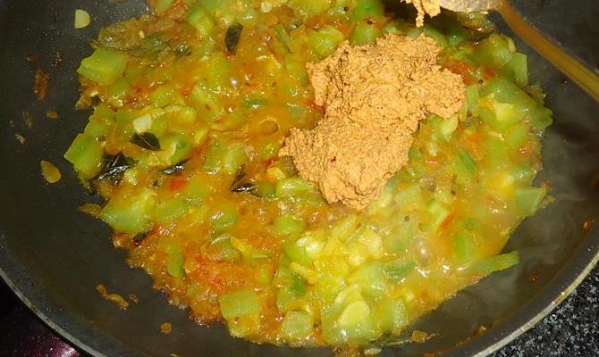 addition of ground masala to make ridge gourd curry step 4