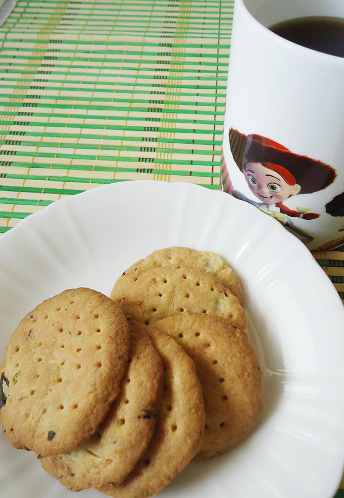 ajwain wheat paneer biscuits