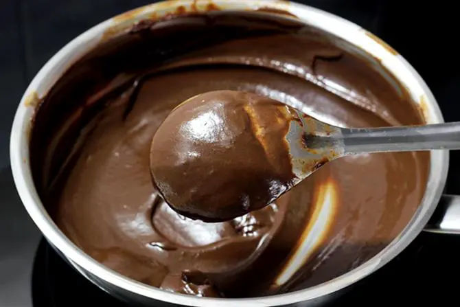 chocolate frosting with cocoa