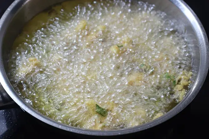 deep frying florets to make cauliflower 65