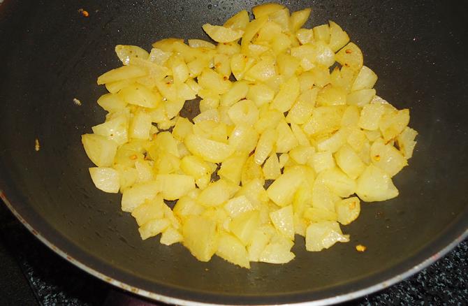 frying usirikaya pachadi, nellikai thokku recipe