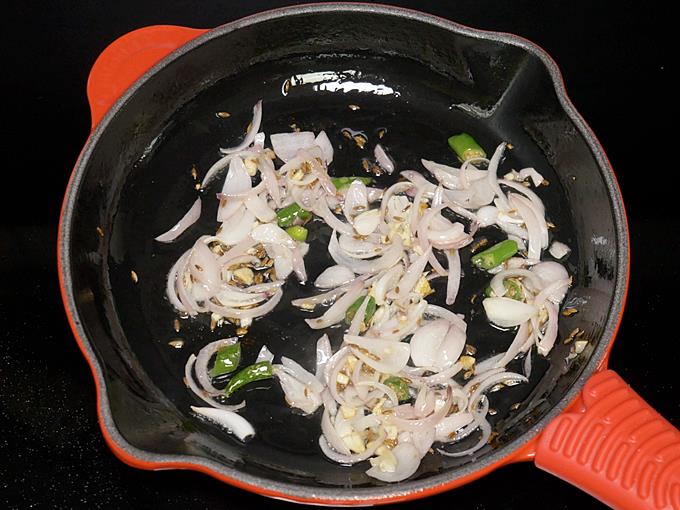 golden fried onions to make aloo palak