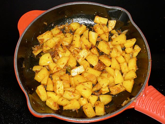 Aloo Palak Recipe   Swasthi s Recipes - 97