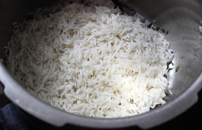 frying rice