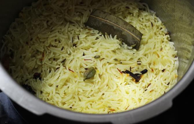 fluff up pressure cooked kashmiri pulao
