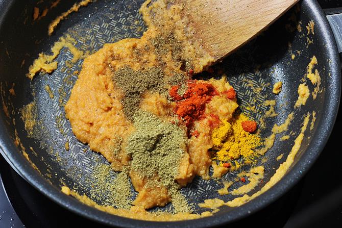 addition of spice powders