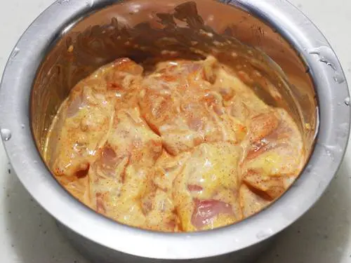rest marinated chicken to make chicken pulao