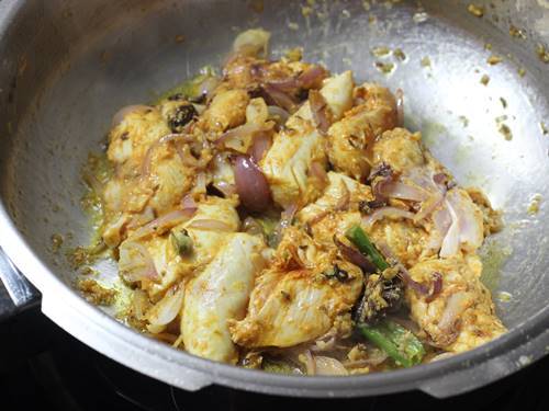 saute chicken until pale to make chicken pulao