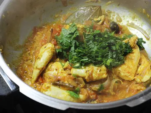 fry coriander mint leaves to make chicken pulao