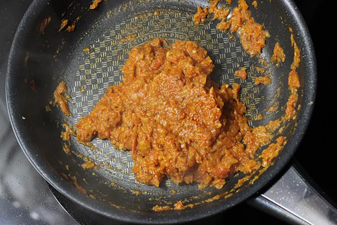 onion tomato masala for mixed vegetable curry
