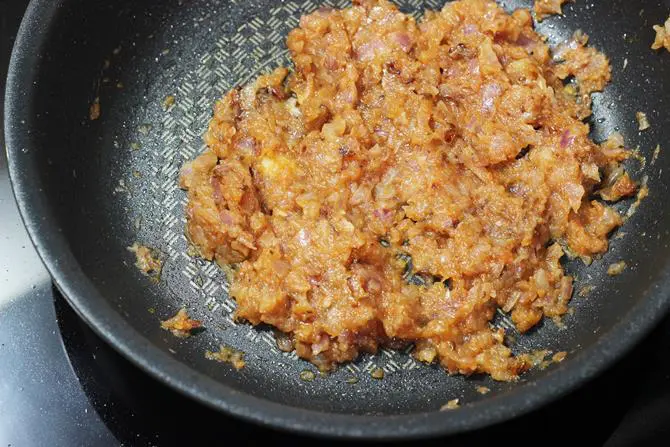 onion tomato masala for mushroom stir fry