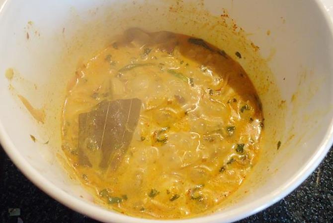serving mushroom korma