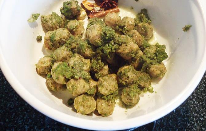 frying marinated nuggets in pan for soya chunks biryani recipe