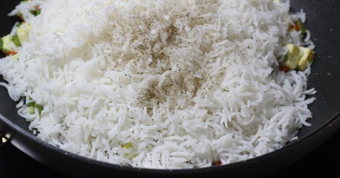adding rice pepper oil