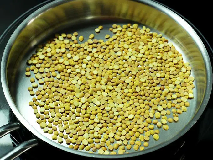 dals turn golden for rasam powder