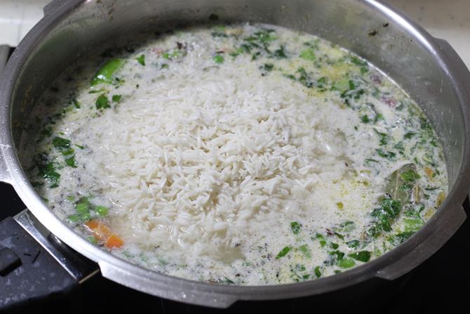 addition of soaked rice for veg pualo
