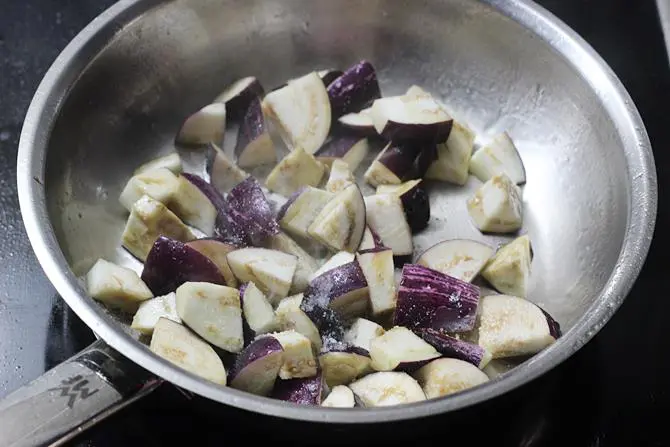 frying egg plants for brinjal chutney recipe