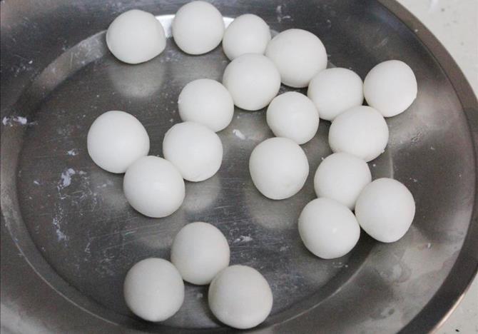 making rice balls for pala undrallu