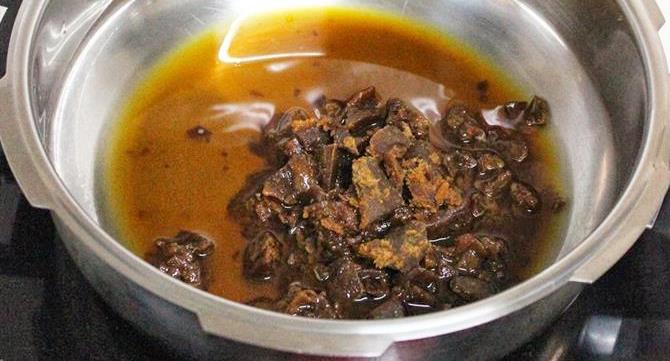 melt jaggery for channa dal kheer