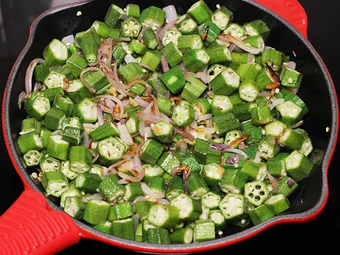 frying bhindi till stickiness goes off