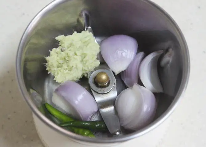make onion ginger paste