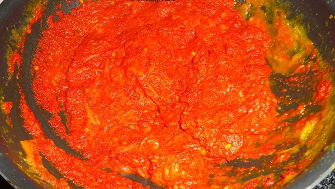 addition of chilli fenugreek powder for tomato pickle recipe