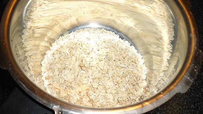 Oatmeal Porridge Recipe   Swasthi s Recipes - 11