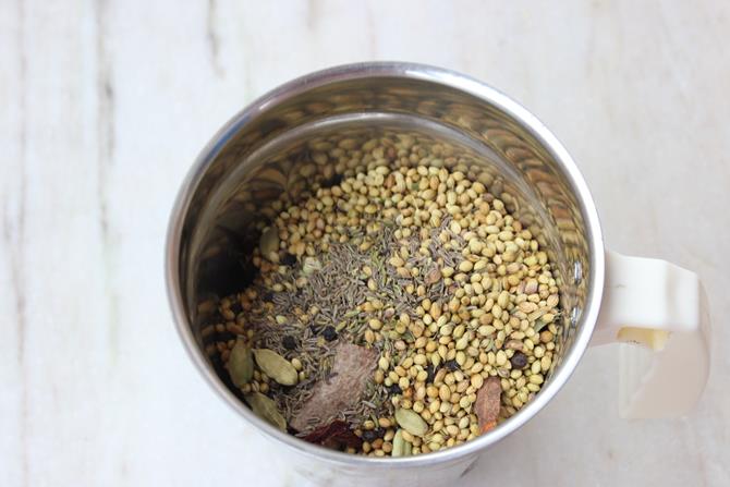 blend other spices coconut for korma masala powder