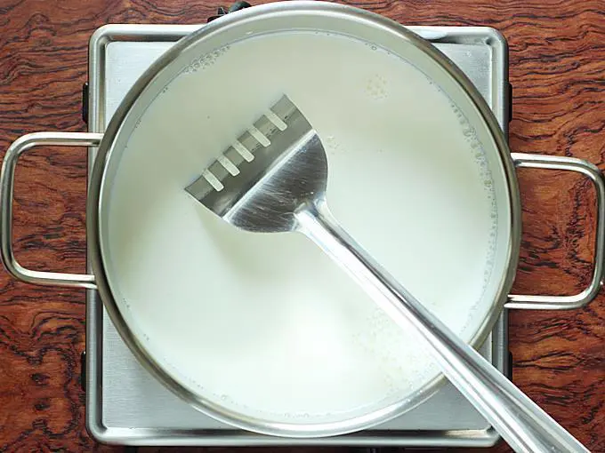 boiling milk to make rasgulla