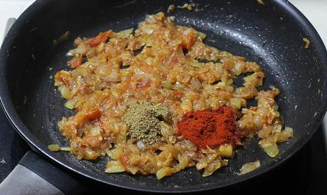 addition of chili powder for capsicum curry recipe