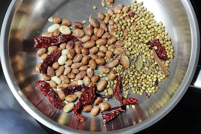 roasting spices chili for gutti vankaya kura recipe