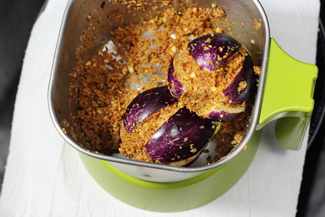 stuff egg plants for gutti vankaya kura recipe