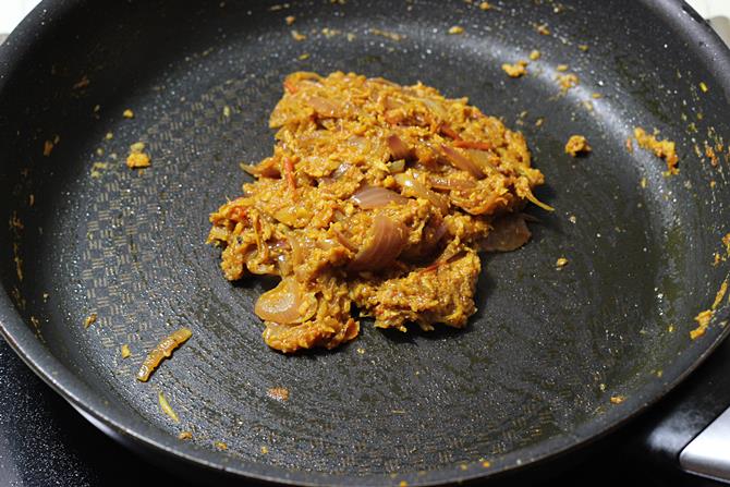 roasting coconut garam masala