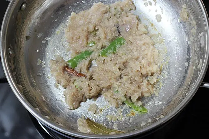 sauteed onions to make curry