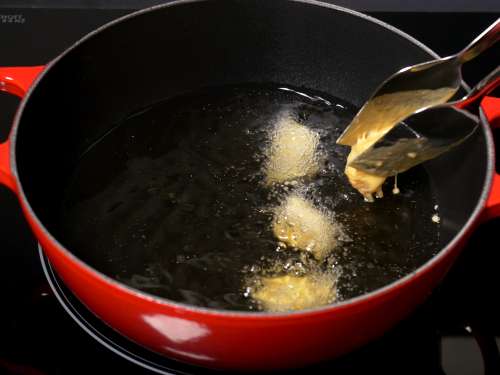 frying chicken for chilli chicken