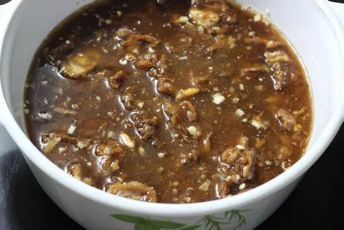 soaking pulp with water for sometime to make tamarind paste recipe