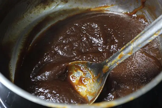 storing tamarind paste in a dry glass jar