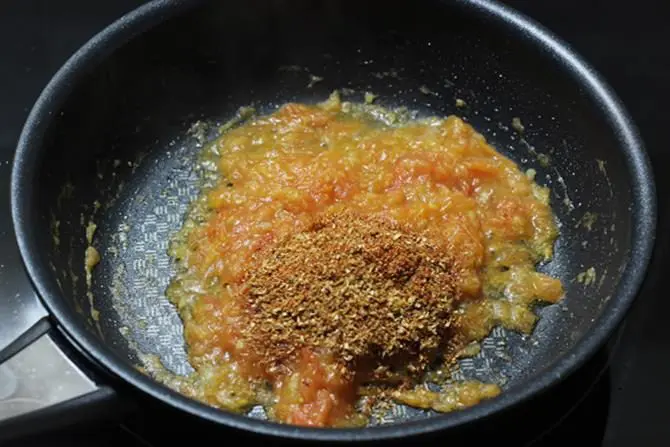 adding kadai masala and red chilli powder