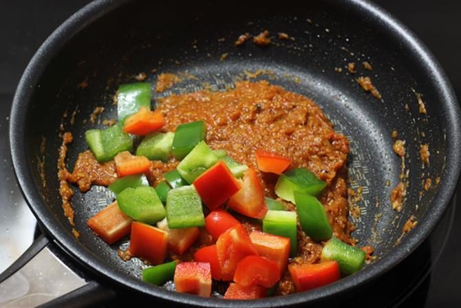 add bell peppers to kadai masala