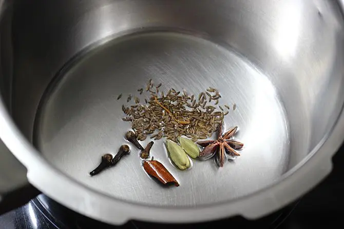 sauteing dry spices