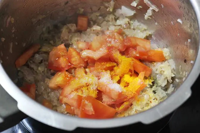 frying chopped tomatoes