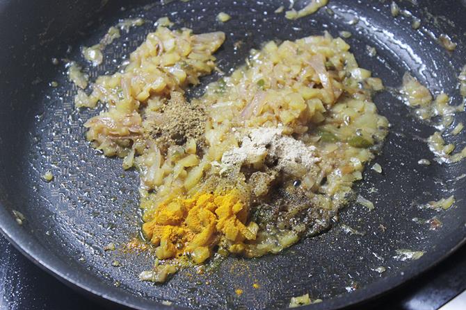 addition of turmeric fennel to make potato sandwich