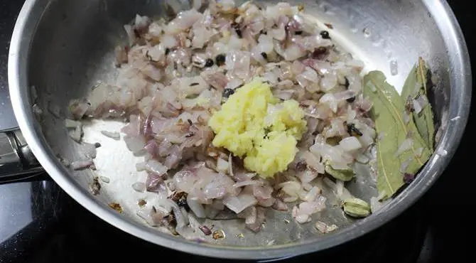 sauteing ginger garlic paste for keema recipe