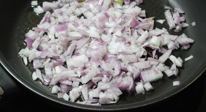 sauteing onions for chicken kurma recipe