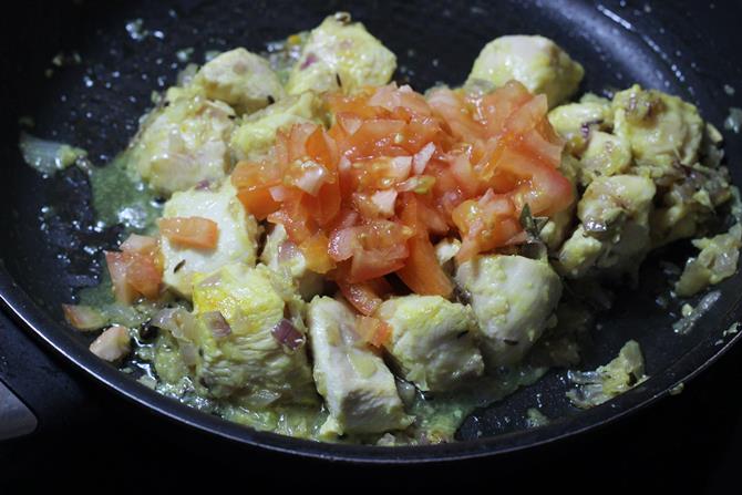 addition of tomatoes for chicken kurma recipe
