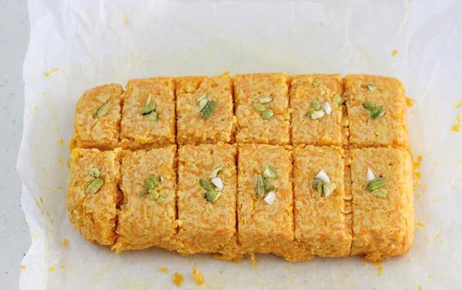 setting kalakand for gajar kalakand recipe